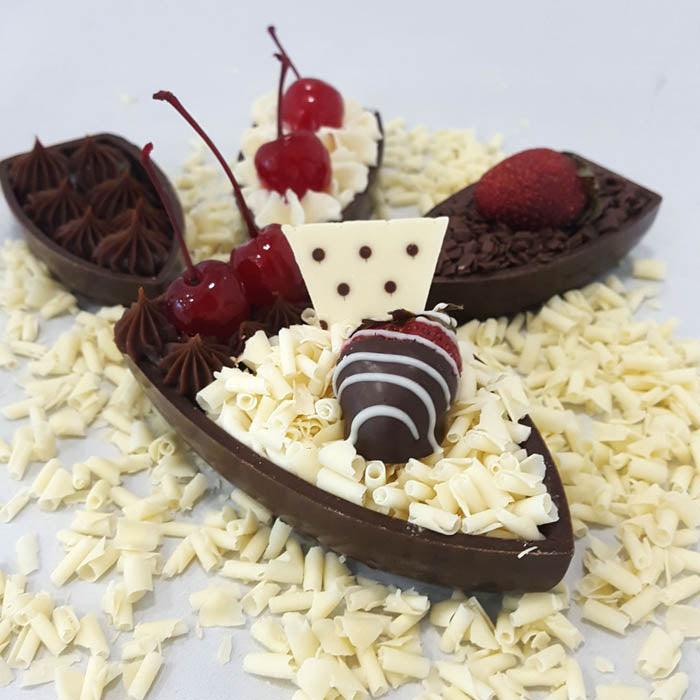 Medium Boat 3-Part Chocolate Mold (BWB) - ViaCheff.com