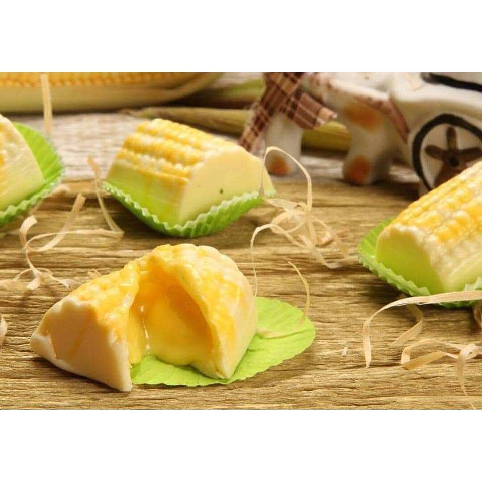Corn on the Cob Bonbon 3-Part Chocolate Mold (BWB) - ViaCheff.com