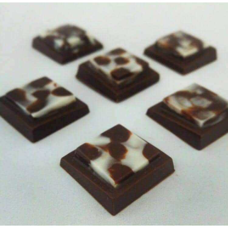 Detailed Bonbon Chocolate Mold N.4 - ViaCheff.com